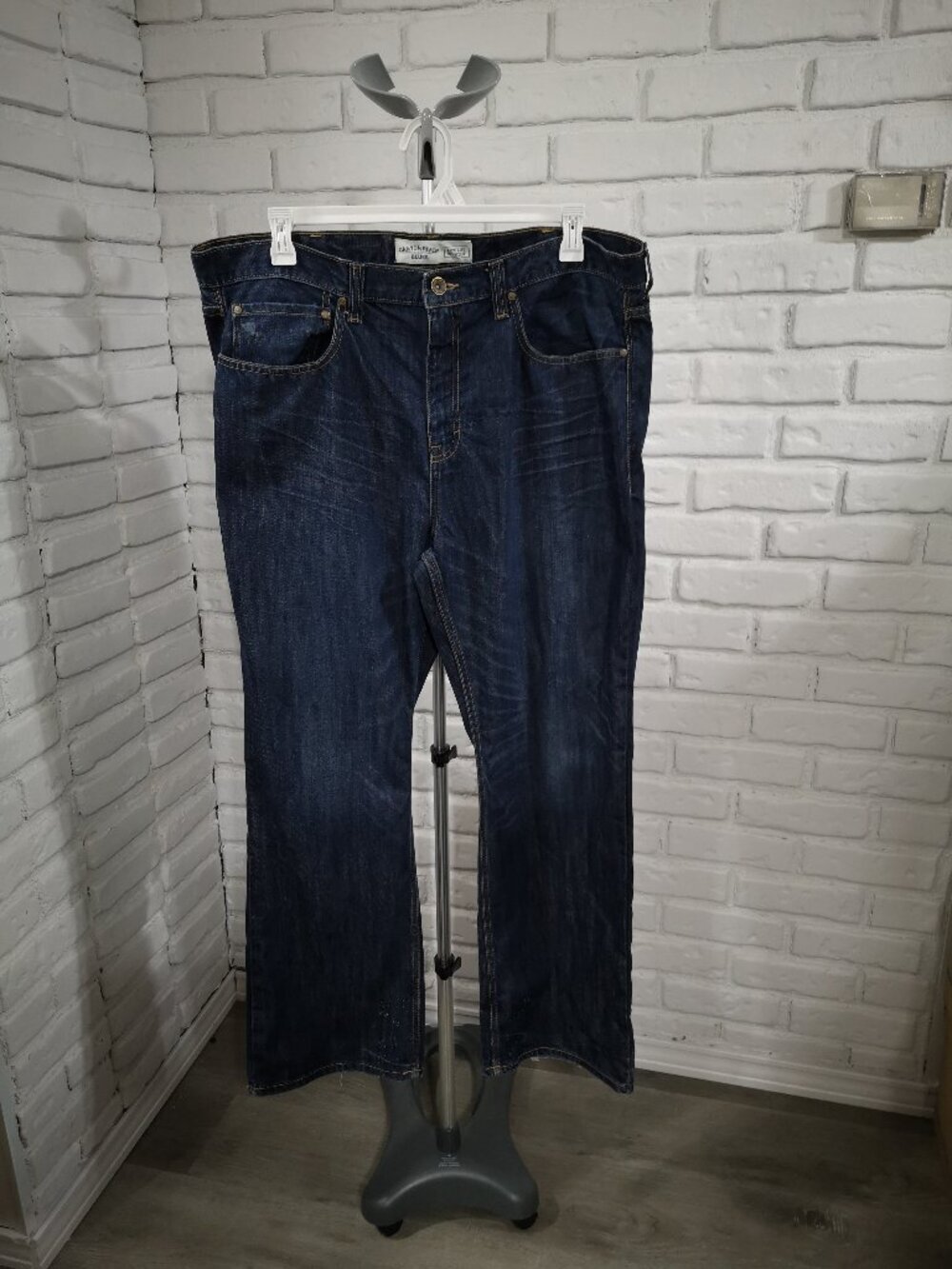 Canyon River Blues Men's Size 40/30 Dark Wash Low-Rise Bootcut Blue Jeans